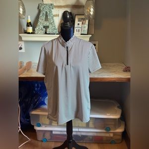 Chicos sports/golf top.